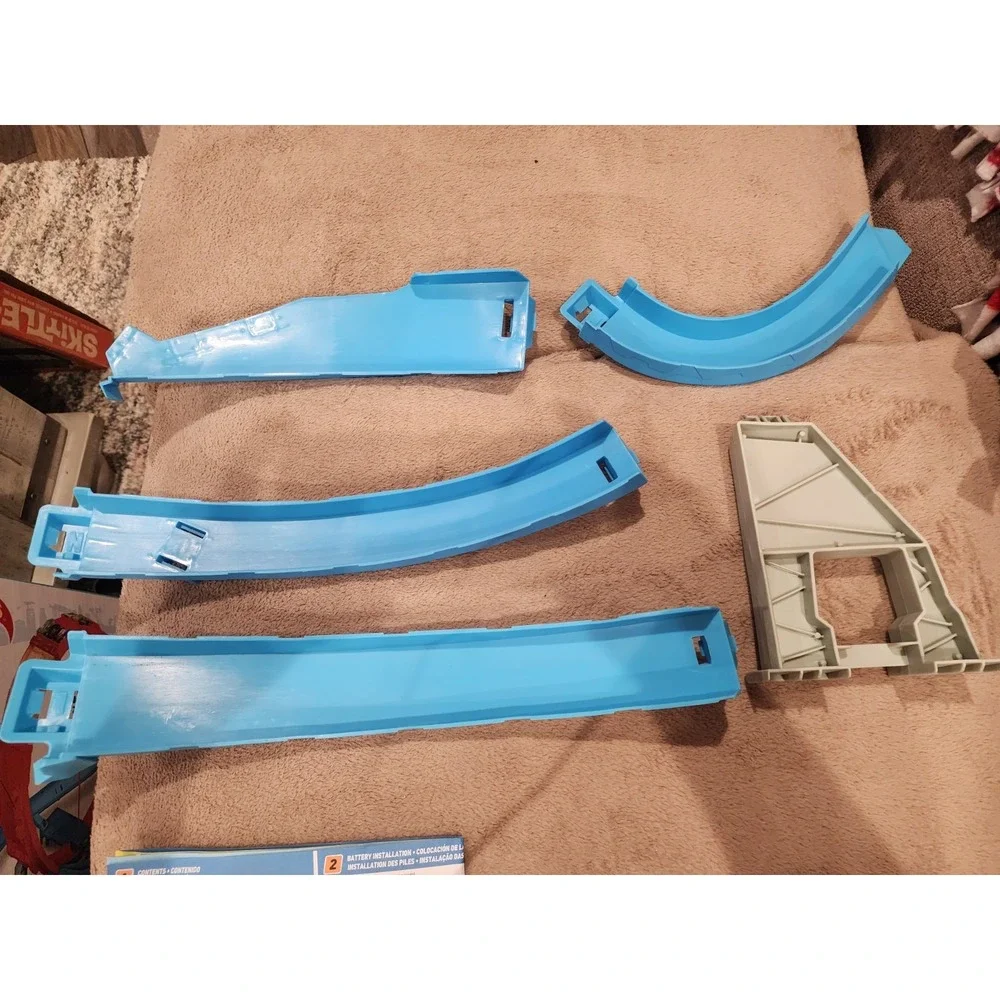Hot Wheels Toy Track Set Massive 28